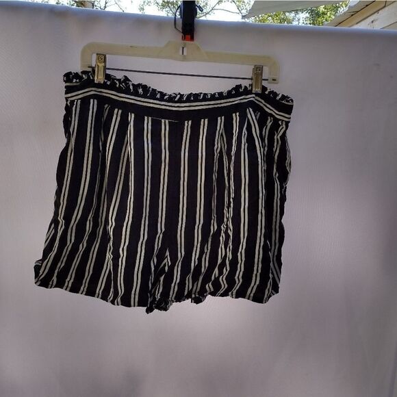 Abound Pants - Abound shorts 